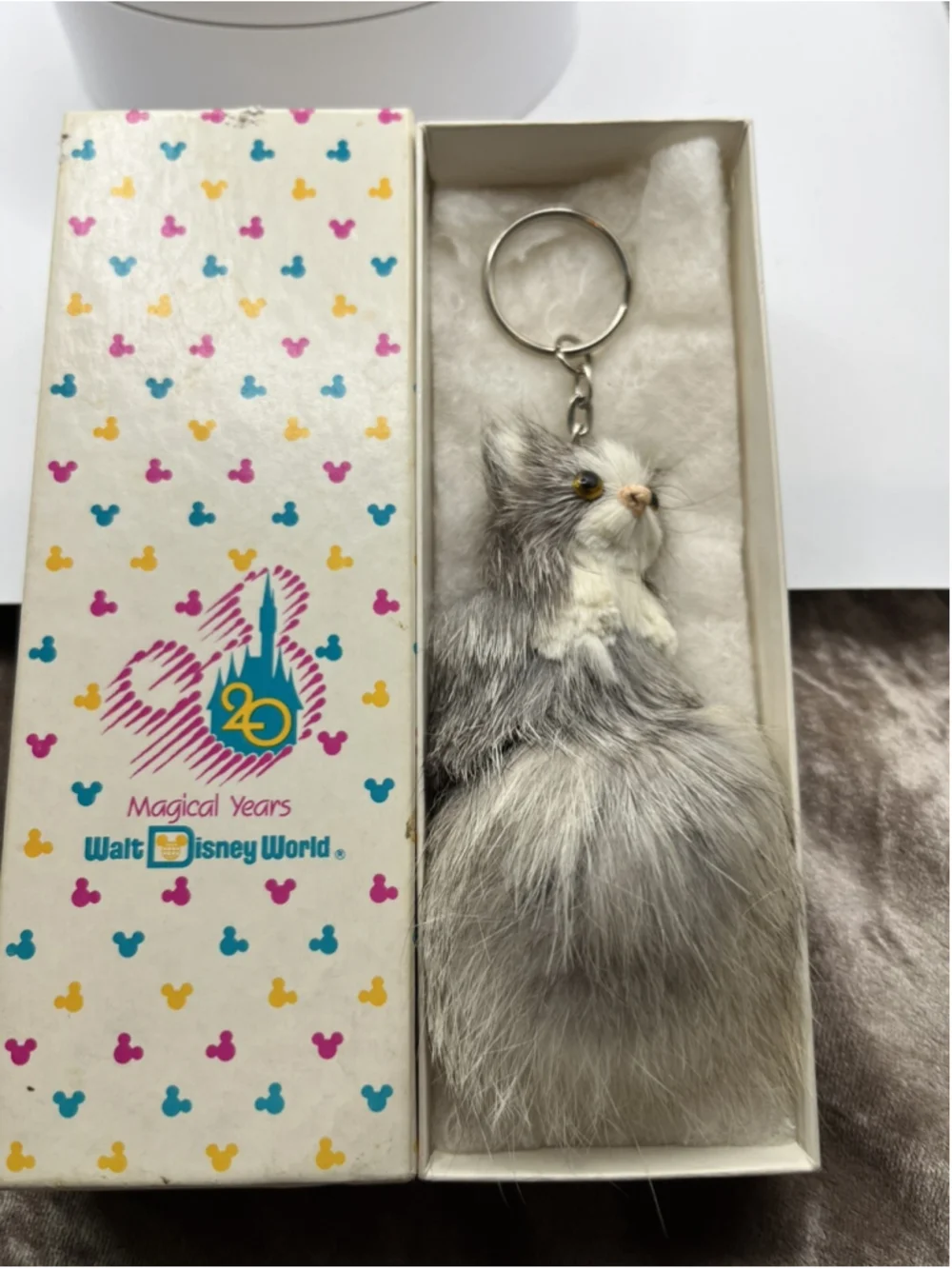 Vintage Fur Cat Keychain LITTLE RARE FIND , SEE ALL ZOOM IN INSIDE OF DISNEY BOX